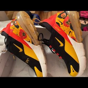 Nike womens yellow/black floral sneaker